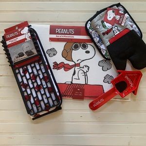 Peanuts : Snoopy ace flyer kitchen bundle.